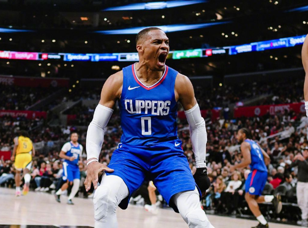 太阳球星三分绝杀，全场观众热烈欢呼，介绍或者.九游游戏官网入口